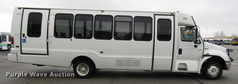 image for item DF7839 2008 International 3200 shuttle bus