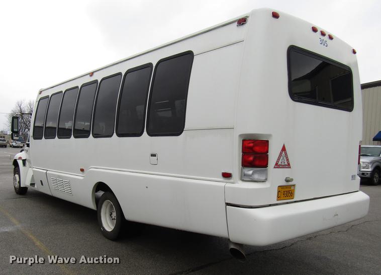 image for item DF7839 2008 International 3200 shuttle bus