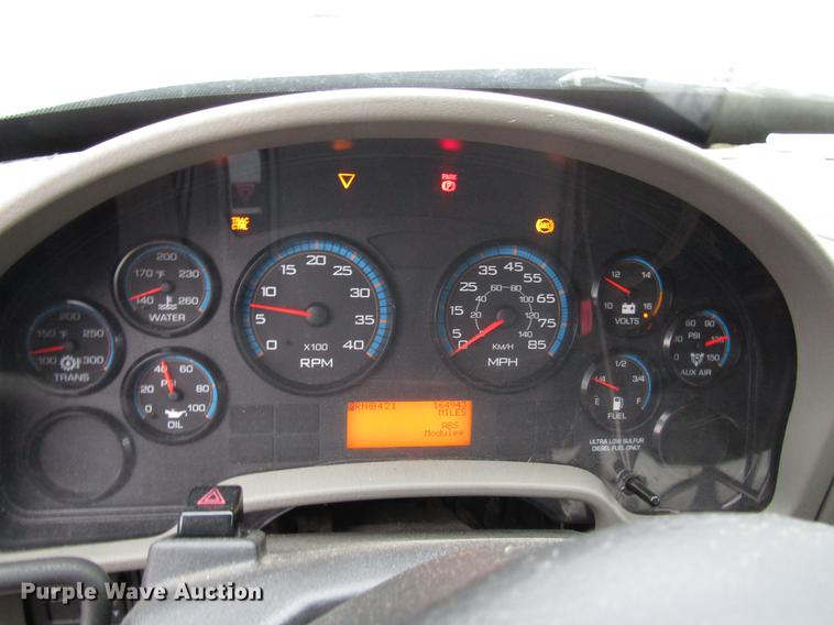 image for item DF7839 2008 International 3200 shuttle bus