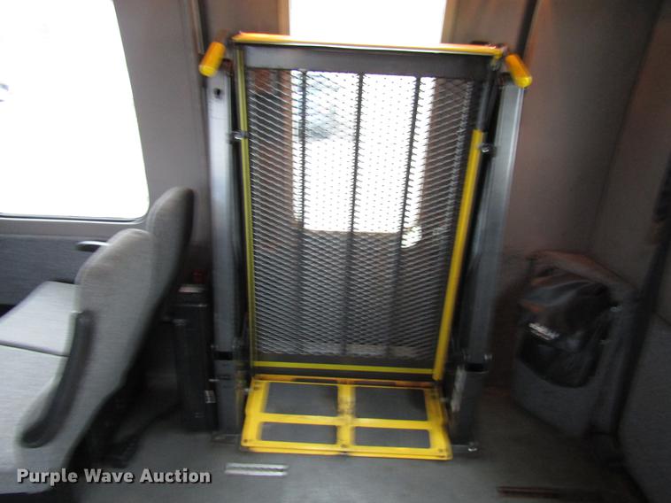 image for item DF7839 2008 International 3200 shuttle bus