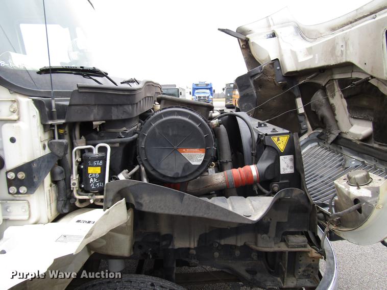 image for item DF7839 2008 International 3200 shuttle bus