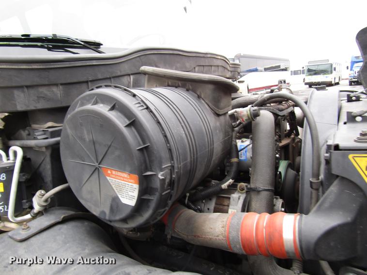 image for item DF7839 2008 International 3200 shuttle bus