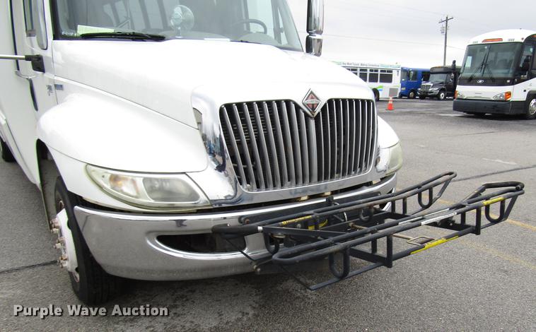 image for item DF7839 2008 International 3200 shuttle bus