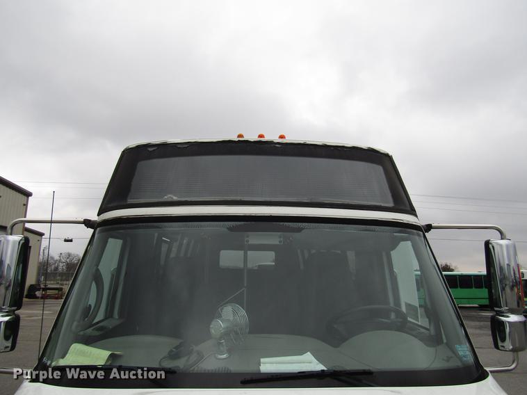 image for item DF7839 2008 International 3200 shuttle bus