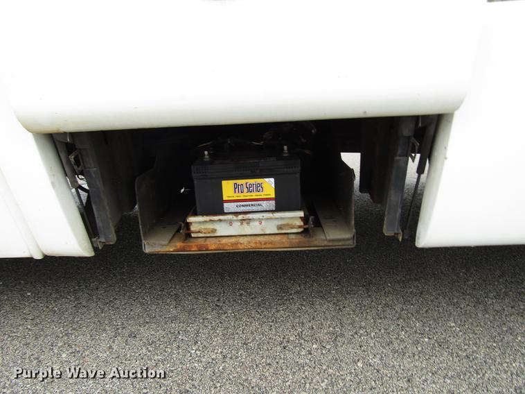 image for item DF7839 2008 International 3200 shuttle bus