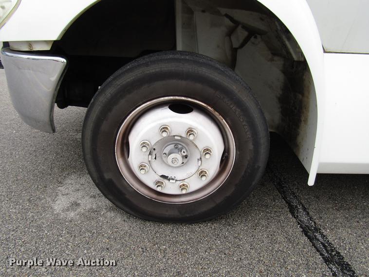 image for item DF7839 2008 International 3200 shuttle bus