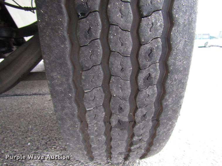 image for item DF7839 2008 International 3200 shuttle bus