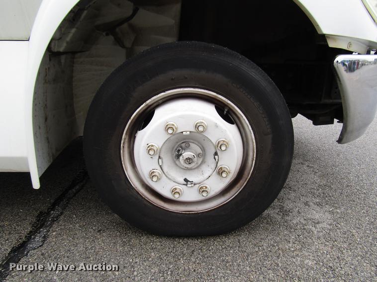 image for item DF7839 2008 International 3200 shuttle bus