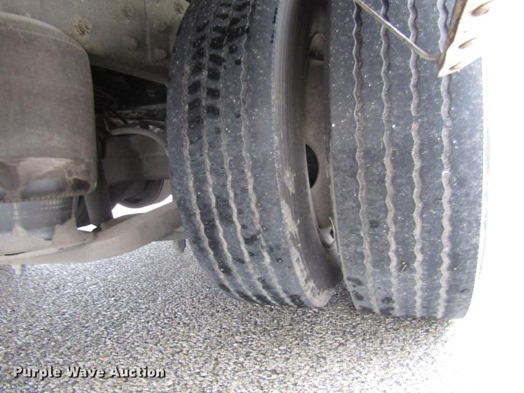 image for item DF7839 2008 International 3200 shuttle bus