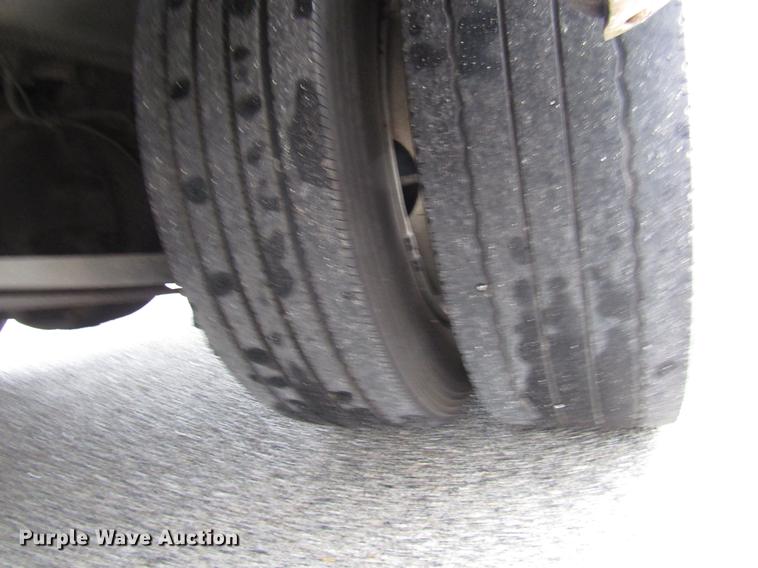 image for item DF7839 2008 International 3200 shuttle bus