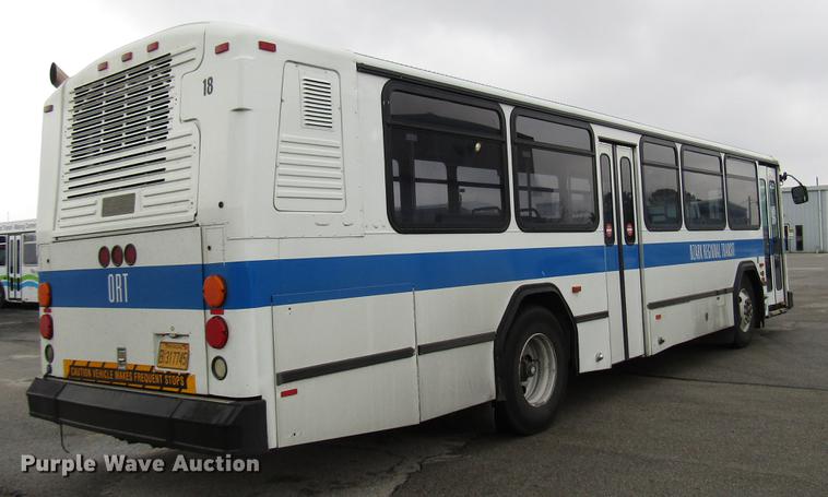 image for item DF7840 2001 Gillig G21B096N4 shuttle bus