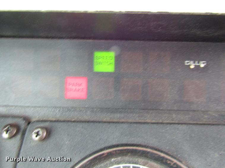 image for item DF7840 2001 Gillig G21B096N4 shuttle bus