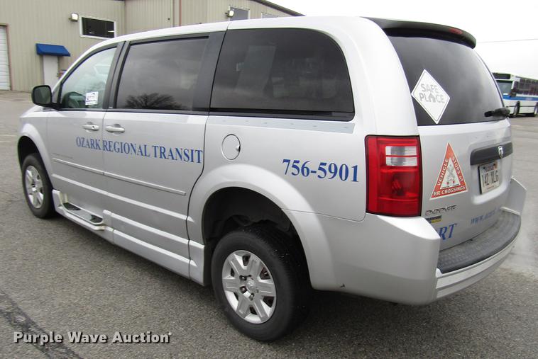 image for item DF7841 2010 Dodge Grand Caravan van