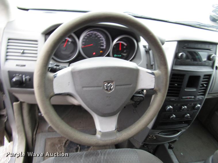 image for item DF7841 2010 Dodge Grand Caravan van