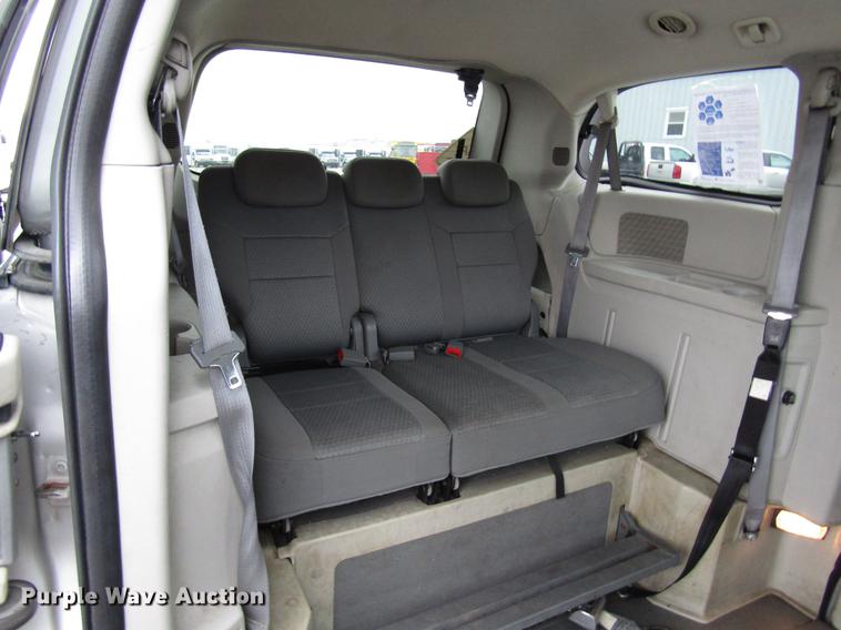 image for item DF7841 2010 Dodge Grand Caravan van