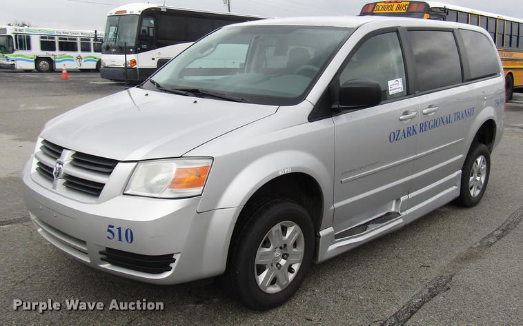 image for item DF7842 2010 Dodge Grand Caravan van