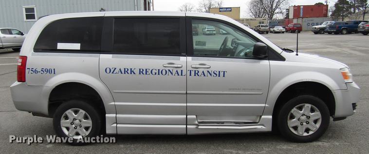 image for item DF7842 2010 Dodge Grand Caravan van