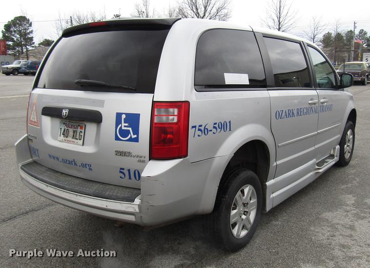 image for item DF7842 2010 Dodge Grand Caravan van