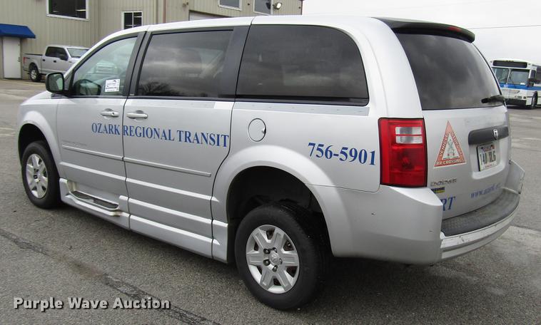 image for item DF7842 2010 Dodge Grand Caravan van