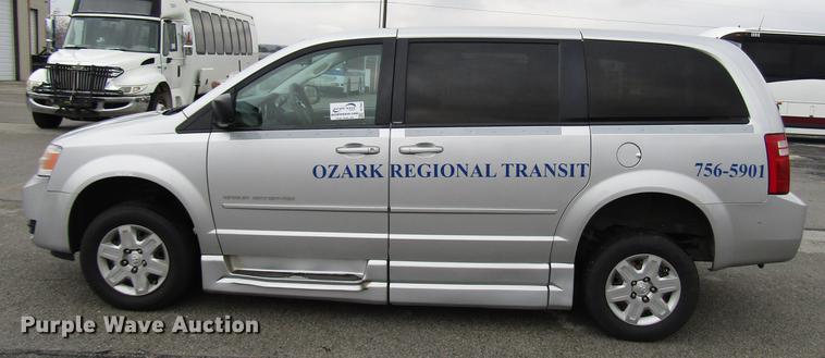 image for item DF7842 2010 Dodge Grand Caravan van