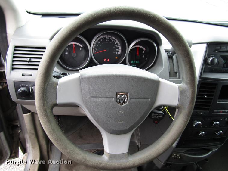 image for item DF7842 2010 Dodge Grand Caravan van