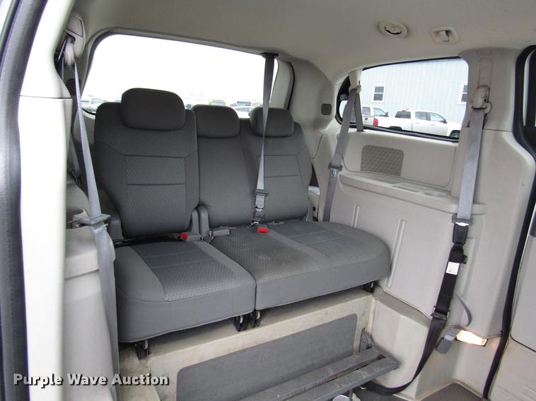 image for item DF7842 2010 Dodge Grand Caravan van