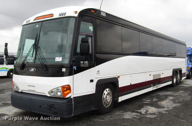 image for item DF7844 2010 MCI D4505 coach bus