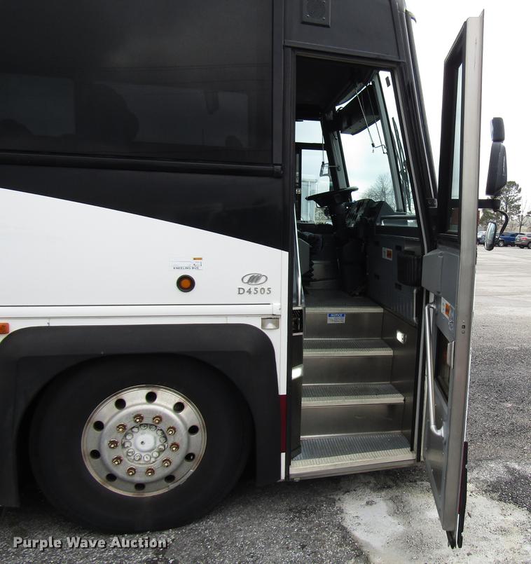 image for item DF7844 2010 MCI D4505 coach bus