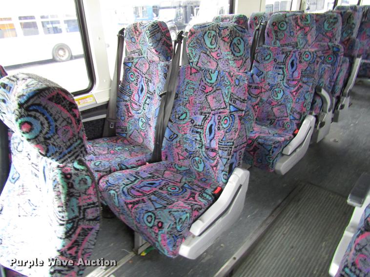 image for item DF7844 2010 MCI D4505 coach bus