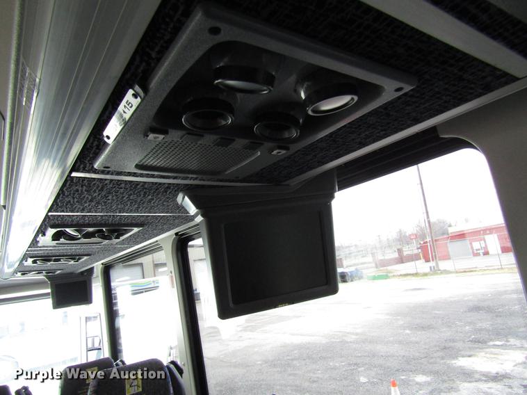 image for item DF7844 2010 MCI D4505 coach bus