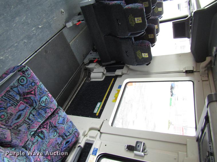 image for item DF7844 2010 MCI D4505 coach bus