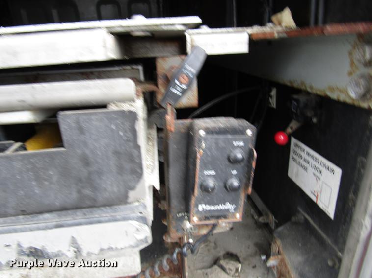 image for item DF7844 2010 MCI D4505 coach bus