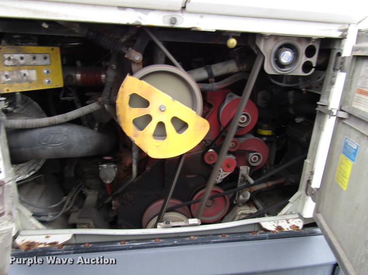 image for item DF7844 2010 MCI D4505 coach bus