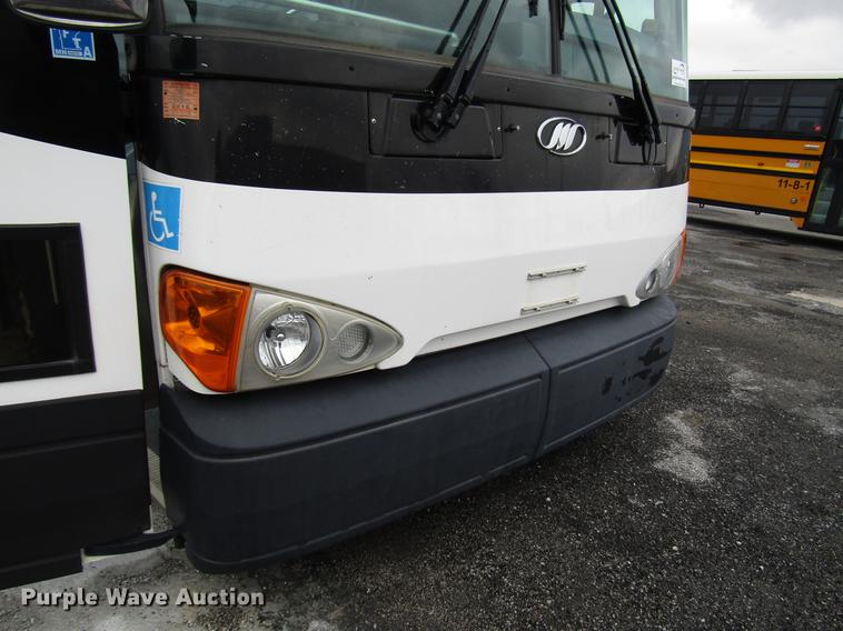 image for item DF7844 2010 MCI D4505 coach bus