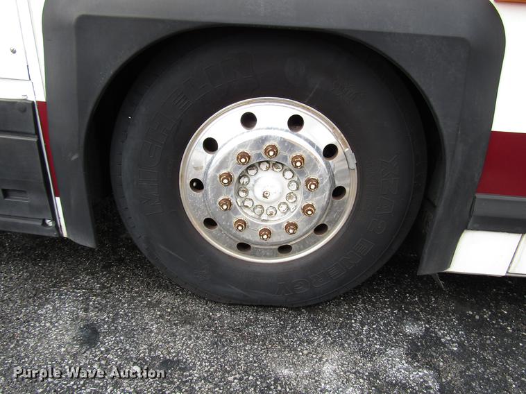 image for item DF7844 2010 MCI D4505 coach bus