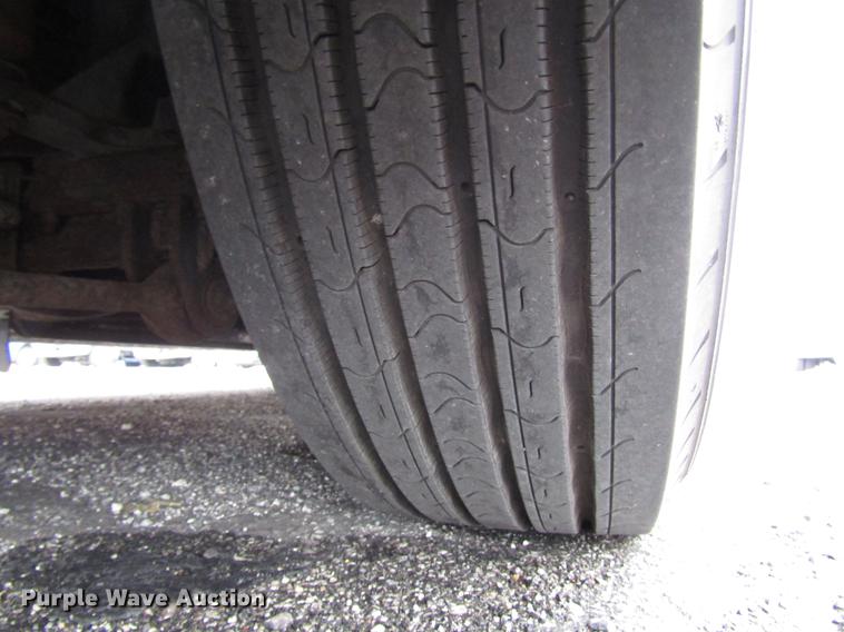 image for item DF7844 2010 MCI D4505 coach bus