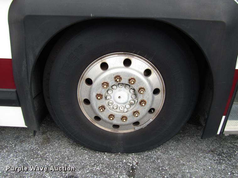 image for item DF7844 2010 MCI D4505 coach bus