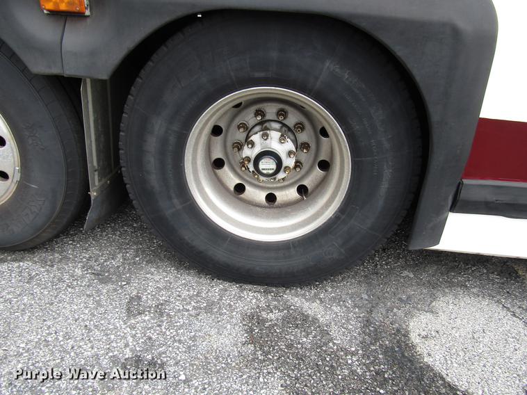 image for item DF7844 2010 MCI D4505 coach bus