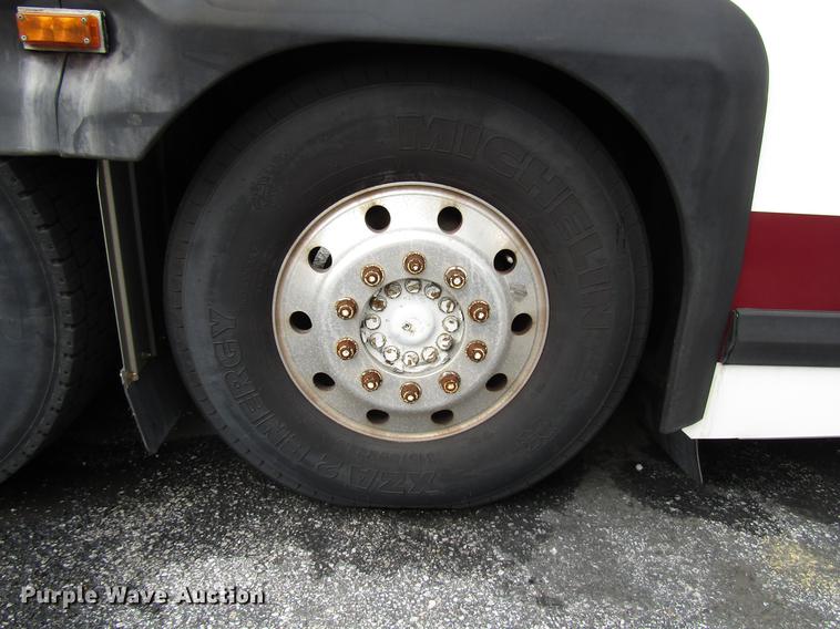 image for item DF7844 2010 MCI D4505 coach bus