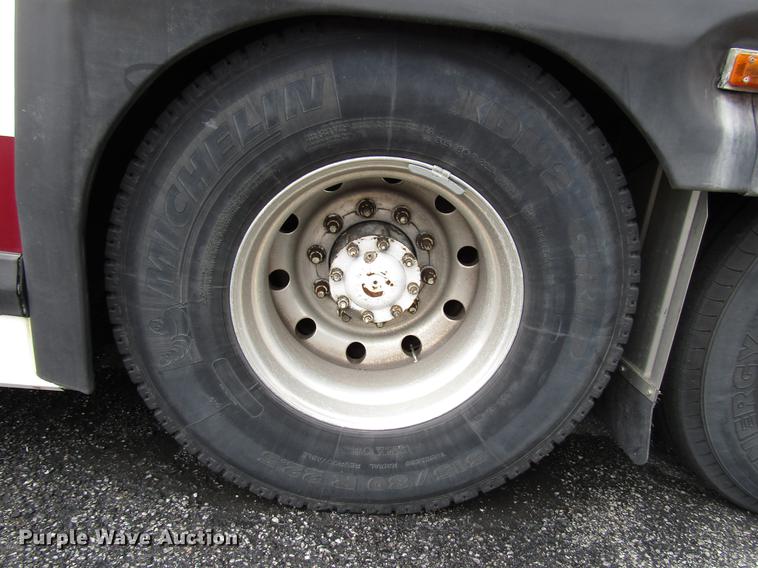 image for item DF7844 2010 MCI D4505 coach bus