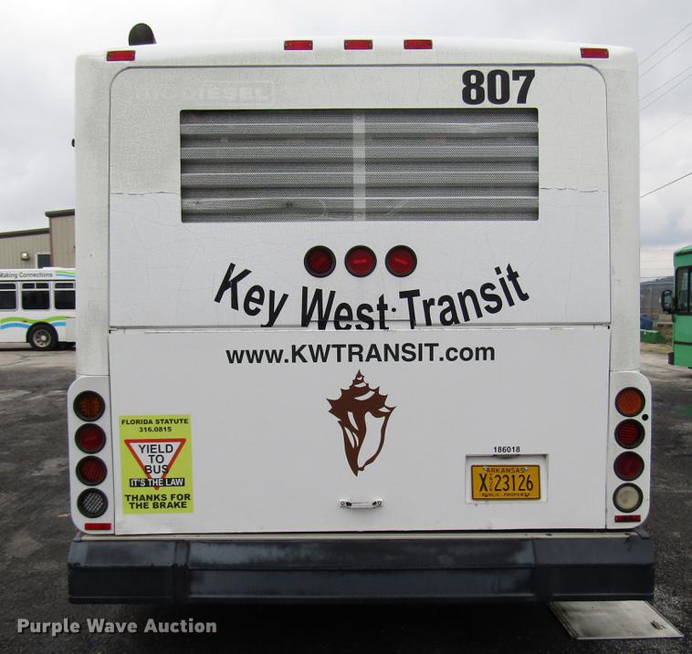 image for item DF7845 2001 Gillig G18E102R2 shuttle bus