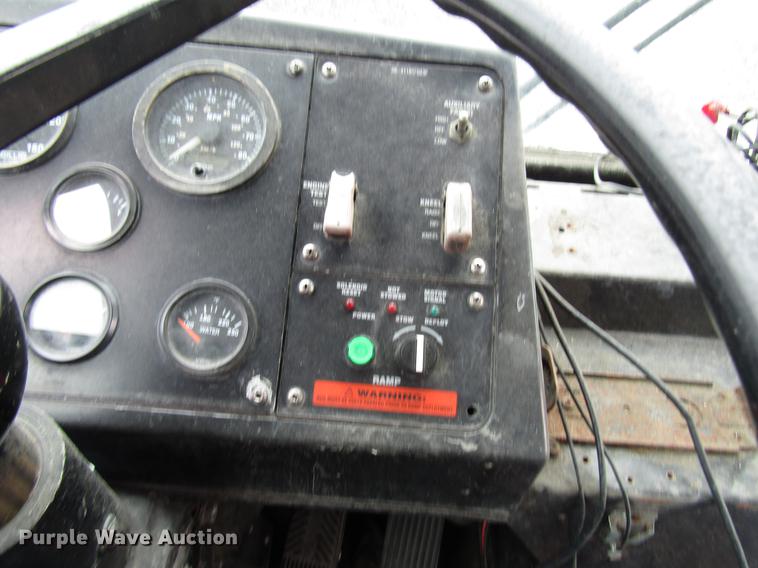 image for item DF7845 2001 Gillig G18E102R2 shuttle bus