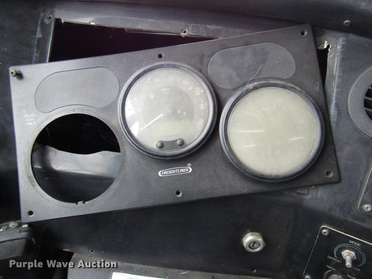 image for item DF7846 2005 Freightliner MB55 Champion shuttle bus