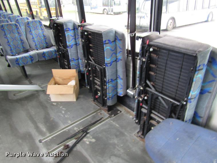 image for item DF7846 2005 Freightliner MB55 Champion shuttle bus