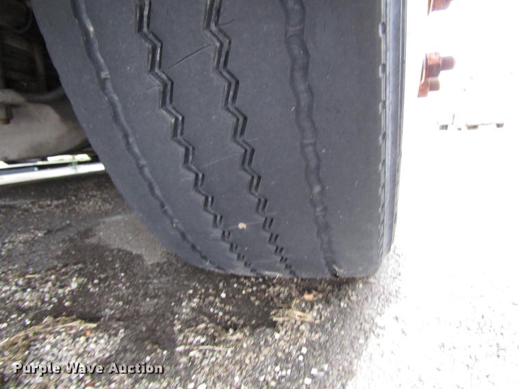 image for item DF7846 2005 Freightliner MB55 Champion shuttle bus