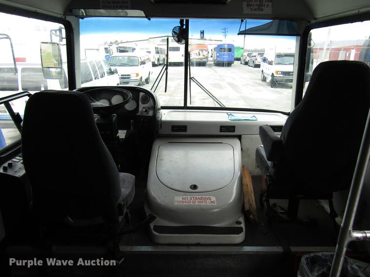 image for item DF7847 2005 Freightliner MB55 Champion shuttle bus