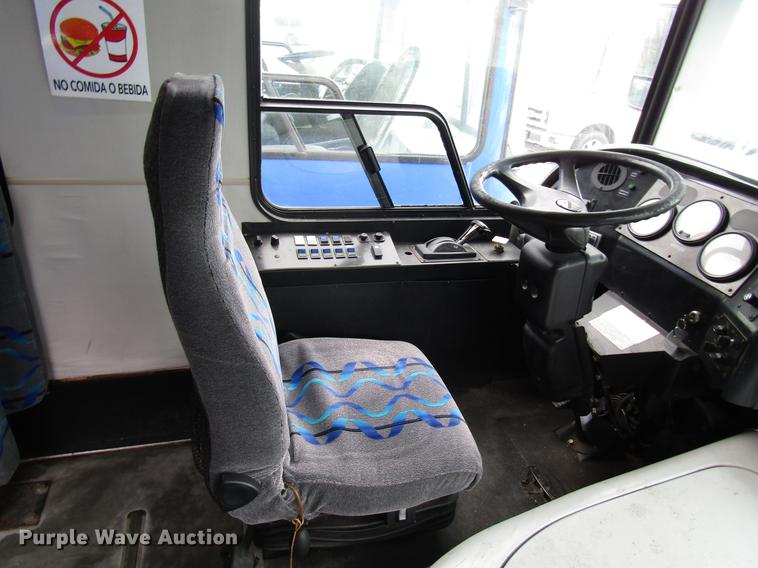 image for item DF7847 2005 Freightliner MB55 Champion shuttle bus