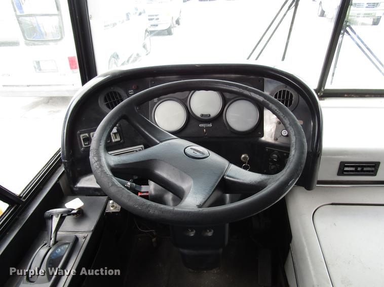 image for item DF7847 2005 Freightliner MB55 Champion shuttle bus