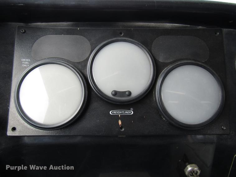 image for item DF7847 2005 Freightliner MB55 Champion shuttle bus