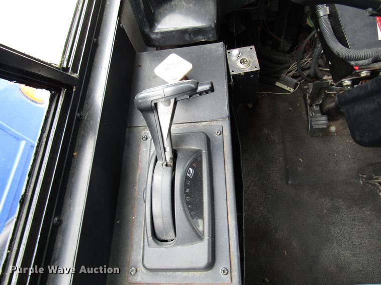 image for item DF7847 2005 Freightliner MB55 Champion shuttle bus